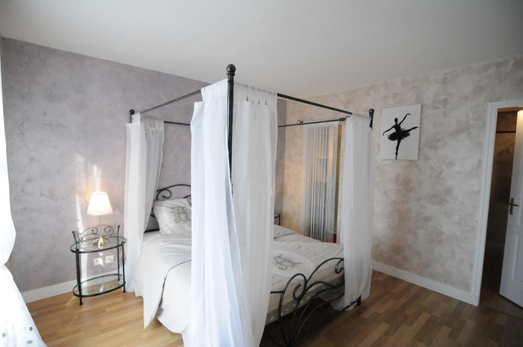 Appartement De Charme Climatise Pour 6 A 8 Pers Амбоаз Стая снимка